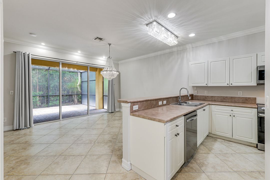 10253 S Silver Palm Dr, Estero, FL 33928