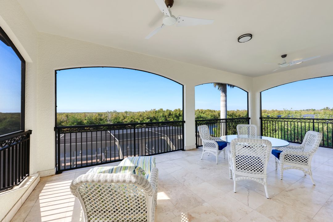 3820 Surfside Blvd, Cape Coral, FL 33914