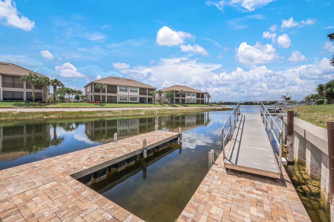 8810 Spinner Cove Ln, Naples, FL 34120