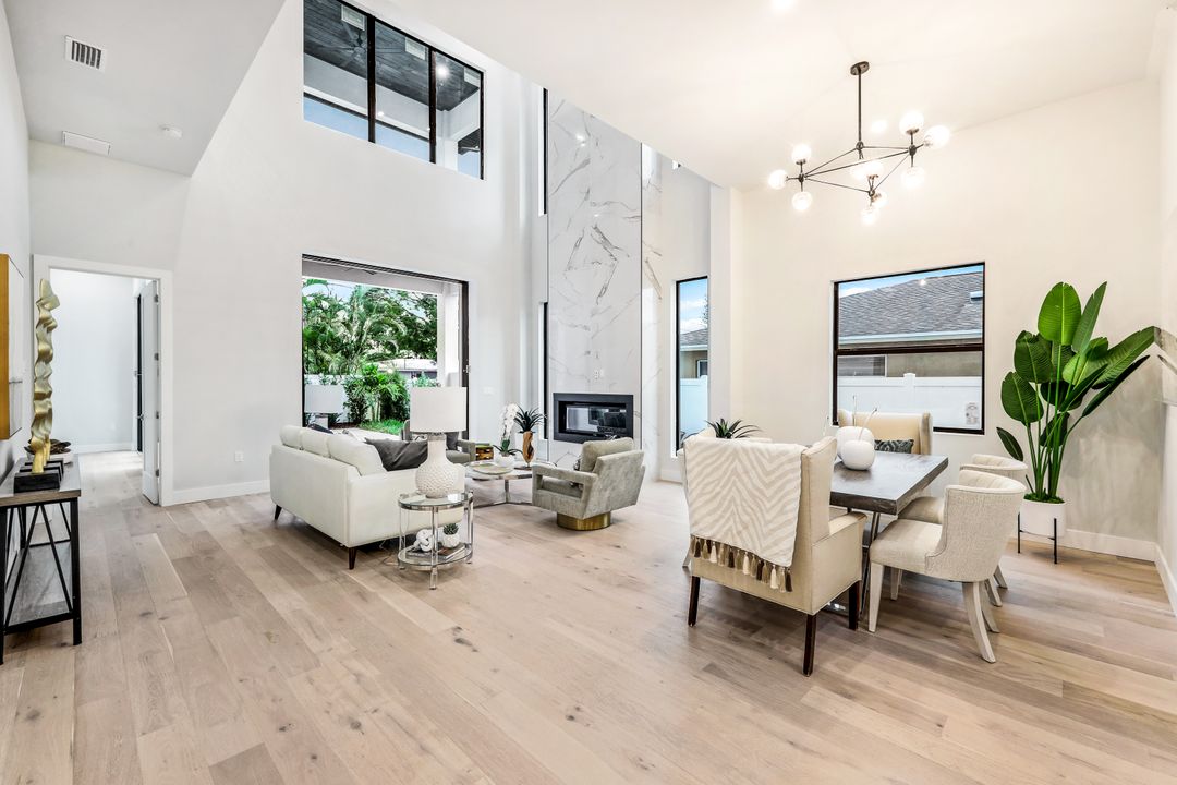 524 103rd Ave N, Naples, FL 34108