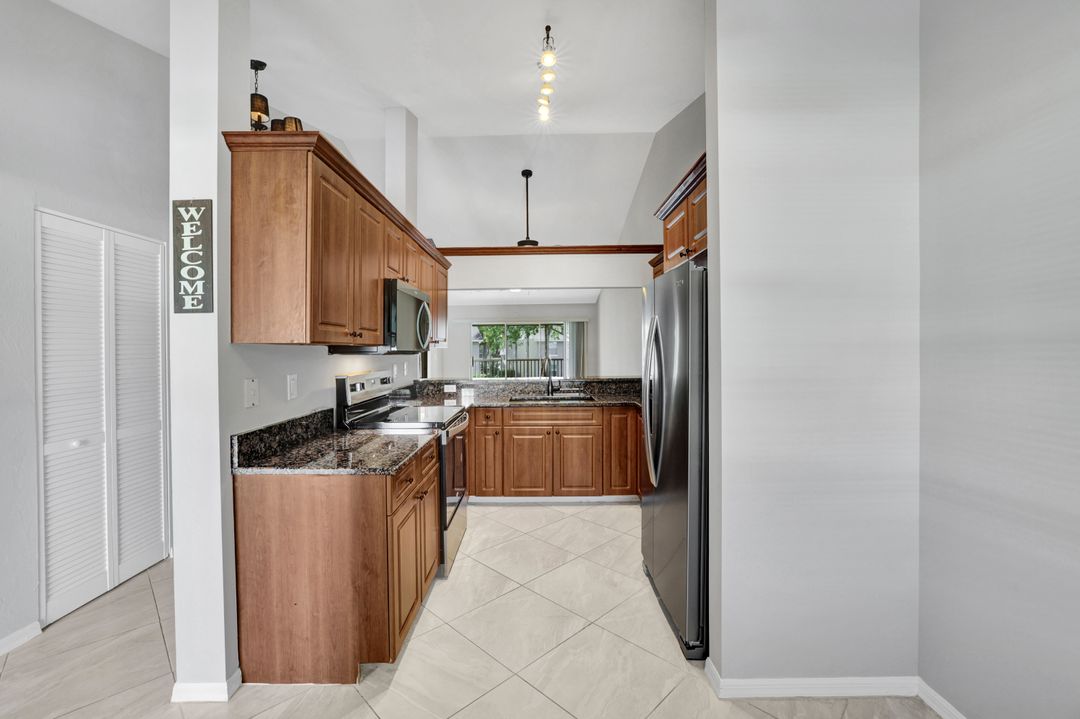 120 Pebble Shores Dr #205, Naples, FL 34110