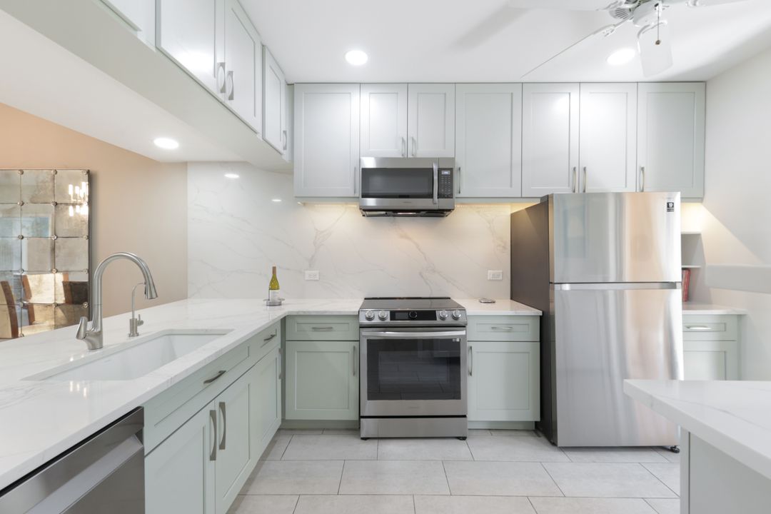 1615 Windy Pines Dr, Naples, FL 34112