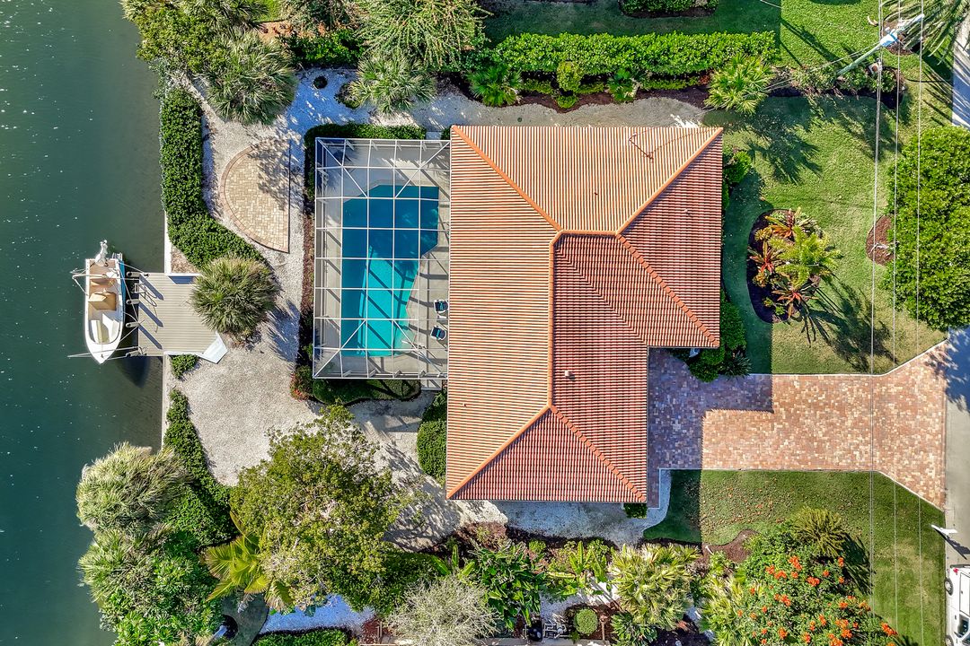 1010 Kings Crown Dr, Sanibel, FL 33957