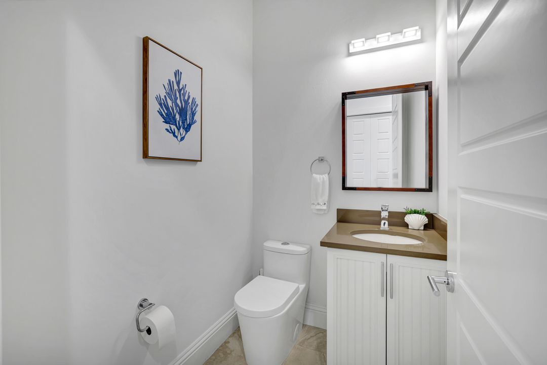 16 Willoughby Dr, Naples, FL 34110