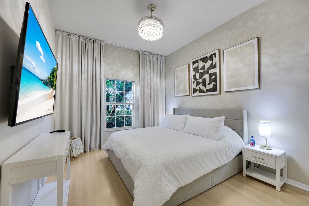 778 95th Ave N, Naples, FL 34108