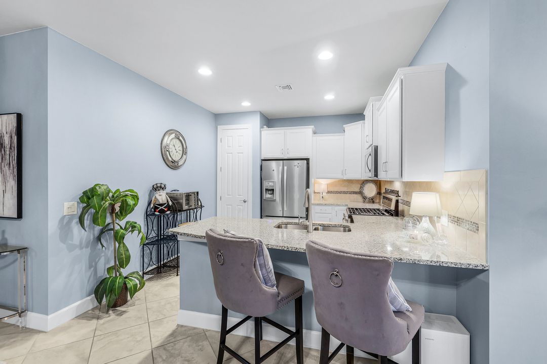 7659 Jacaranda Ln, Naples, FL 34114