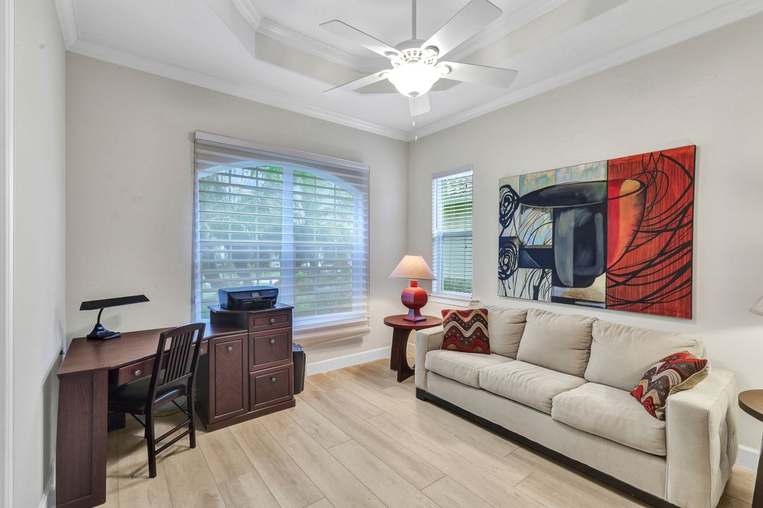 9111 Graphite Cir, Naples, FL 34120