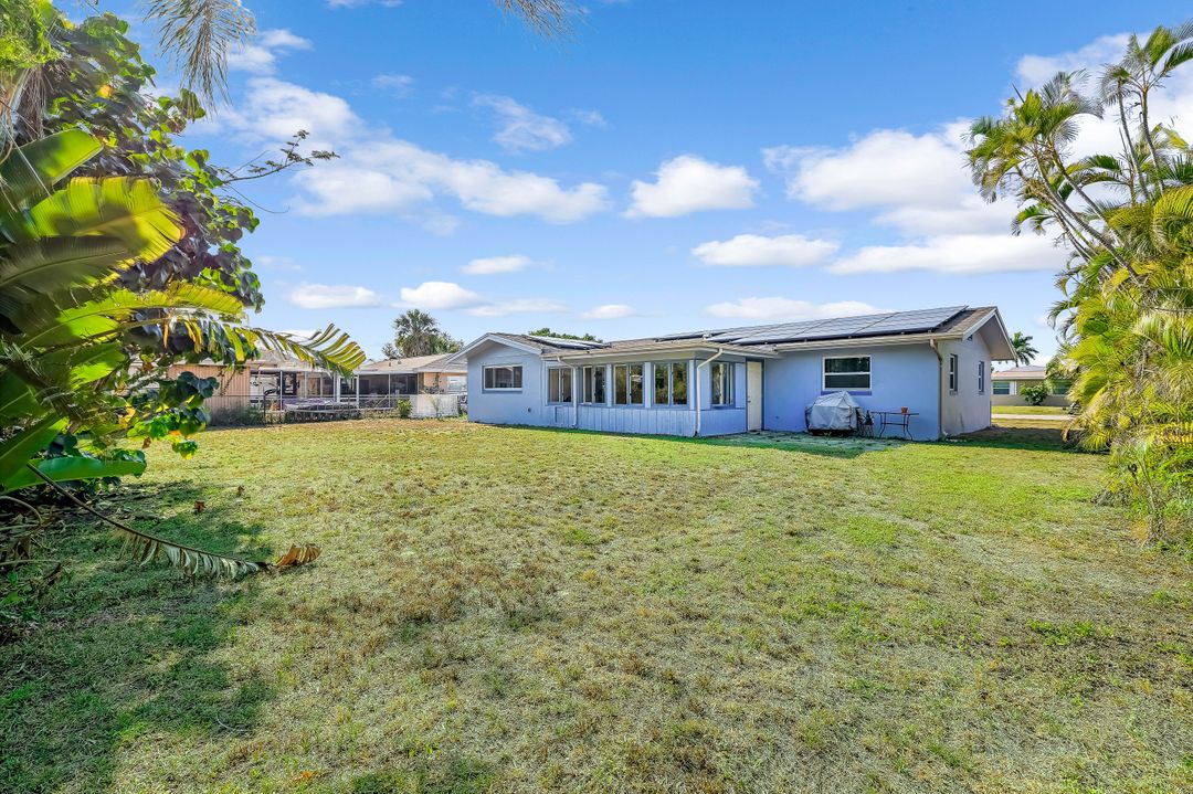 1670 N Hermitage Rd, Fort Myers, FL 33919