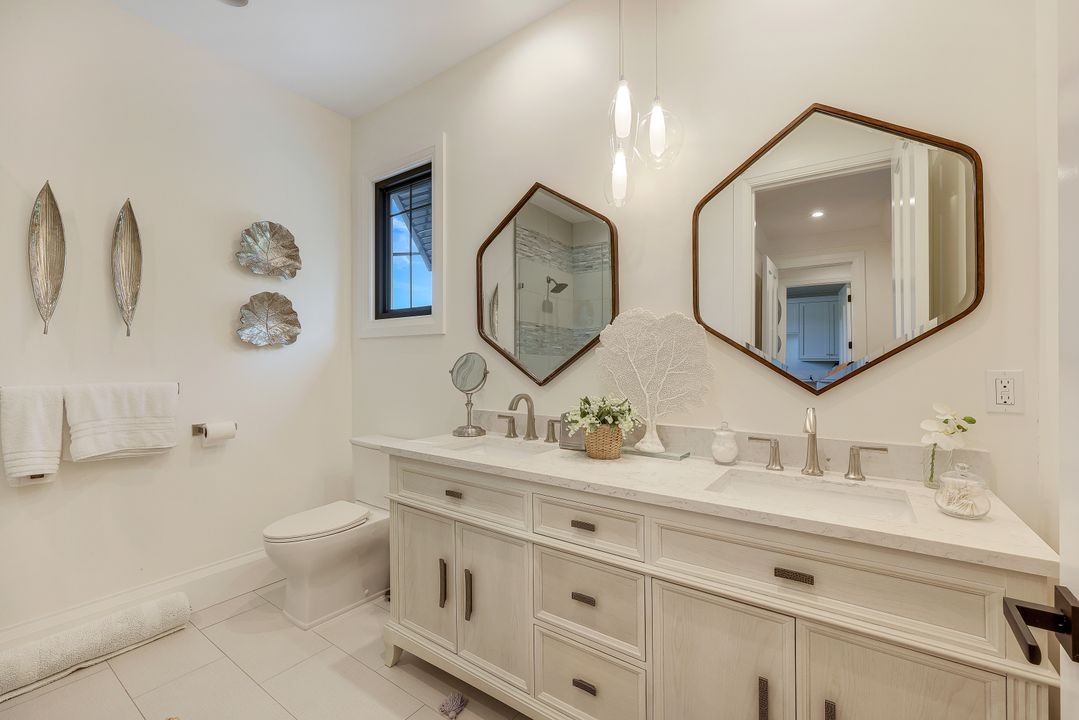 679 Rudder Rd, Naples, FL 34102