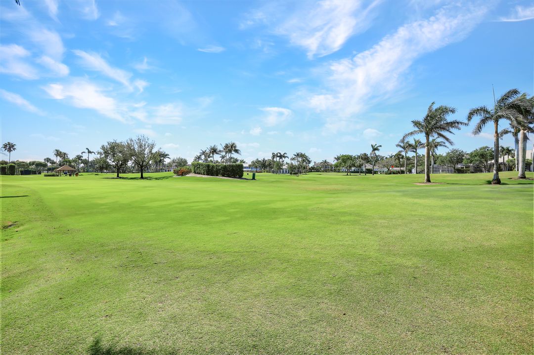 540 Harbour Dr, Naples, FL 34103