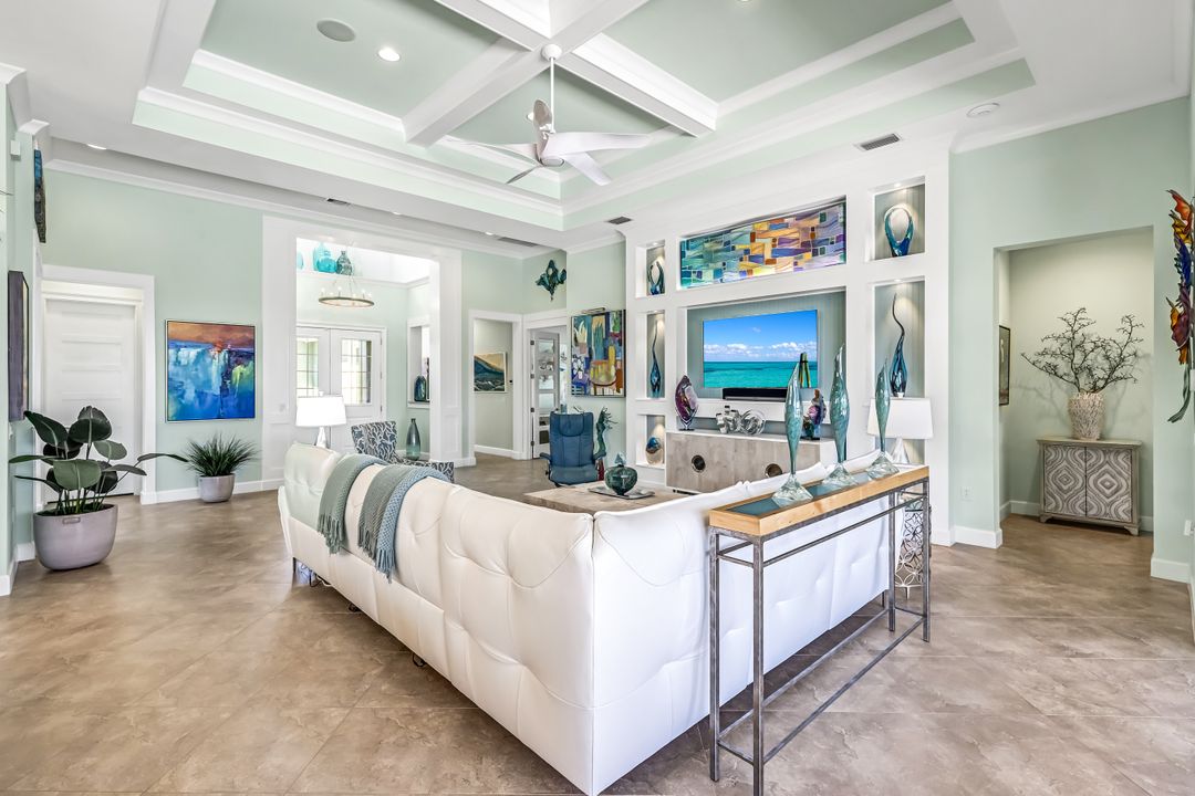 6320 Lyford Isle Dr, Naples, FL 34112