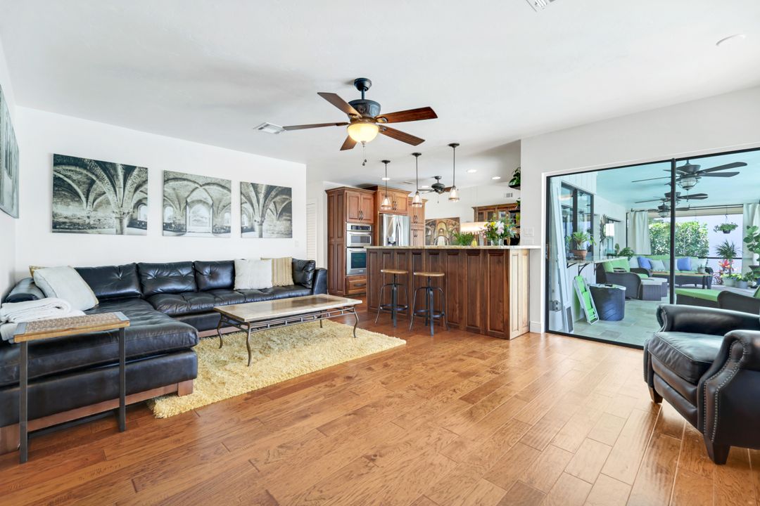284 Polynesia Ct, Marco Island, FL 34145