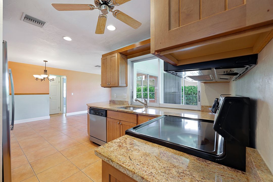 2530 10th St N, Naples, FL 34103