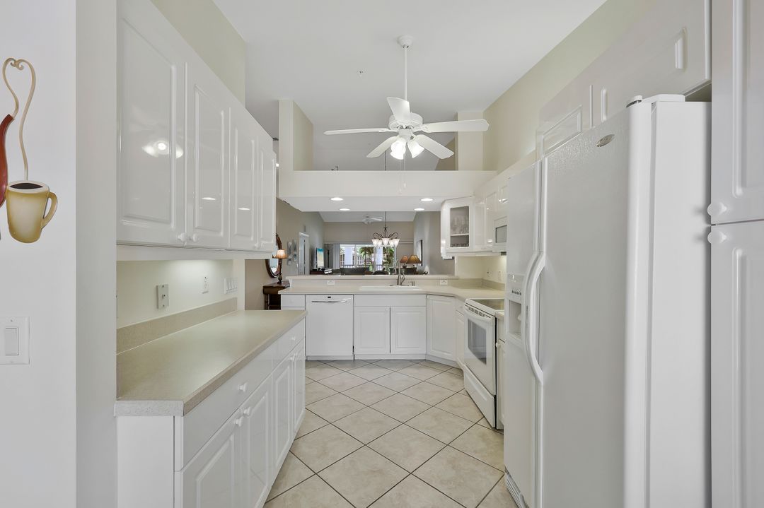 2395 Bayou Ln #4, Naples, FL 34112