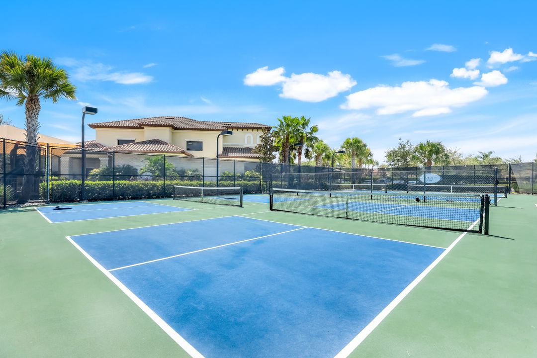 13670 Mandarin Cir, Naples, FL 34109