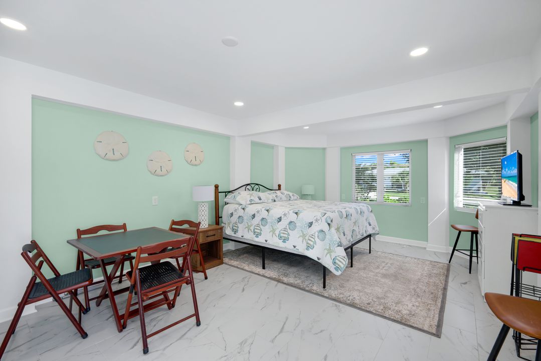 1111 Schooner Pl, Sanibel, FL 33957