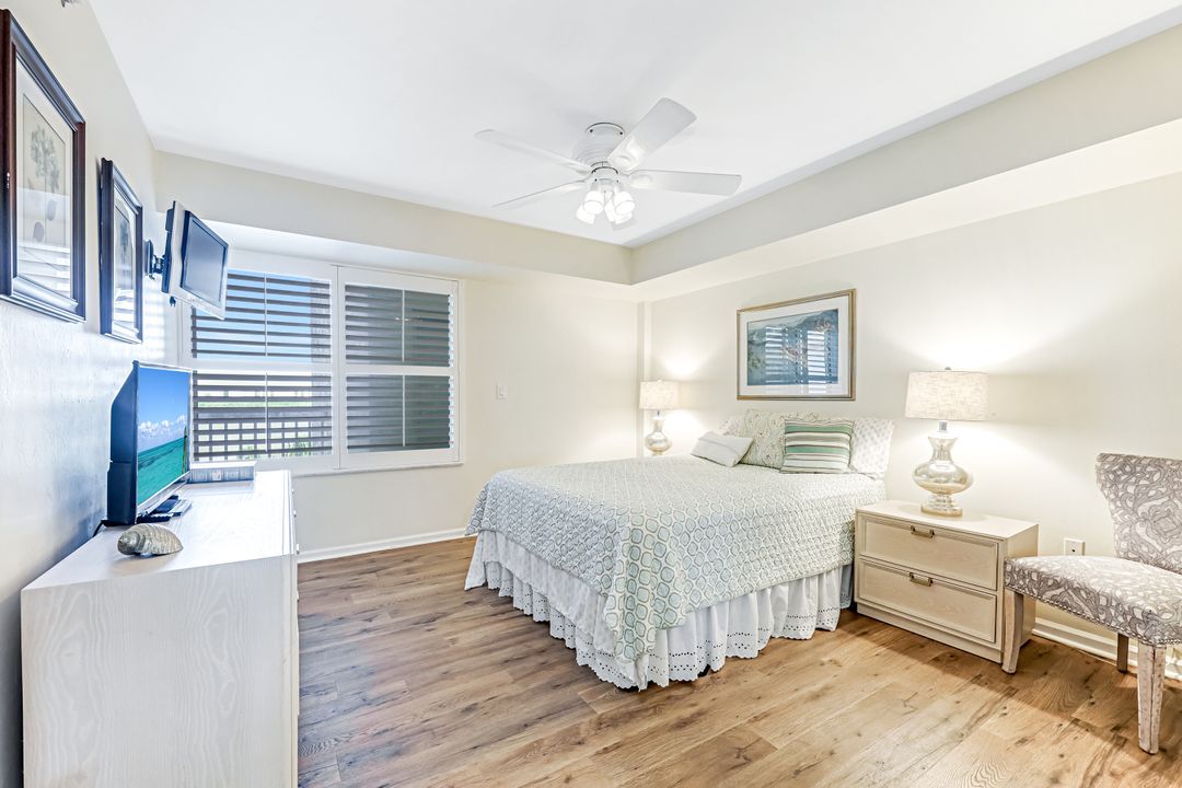 21 Bluebill Ave, Naples, FL 34108