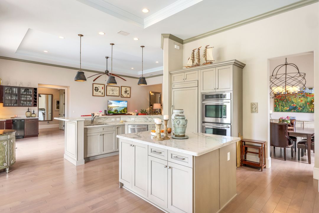 2239 Residence Cir, Naples, FL 34105