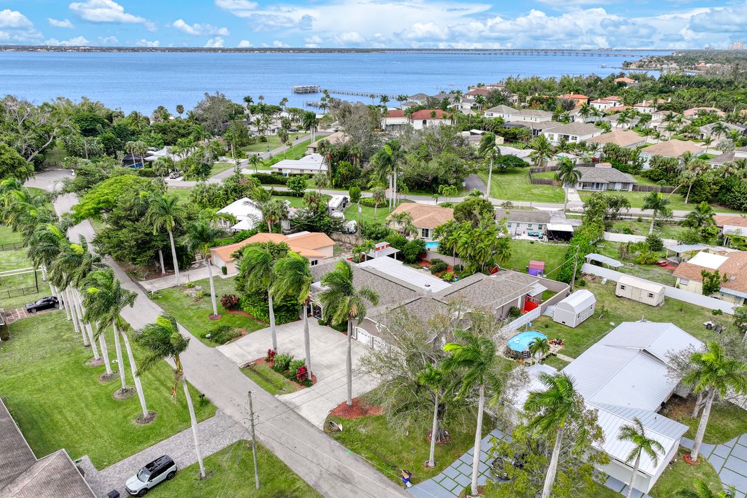 729 Dean Way, Fort Myers, FL 33919