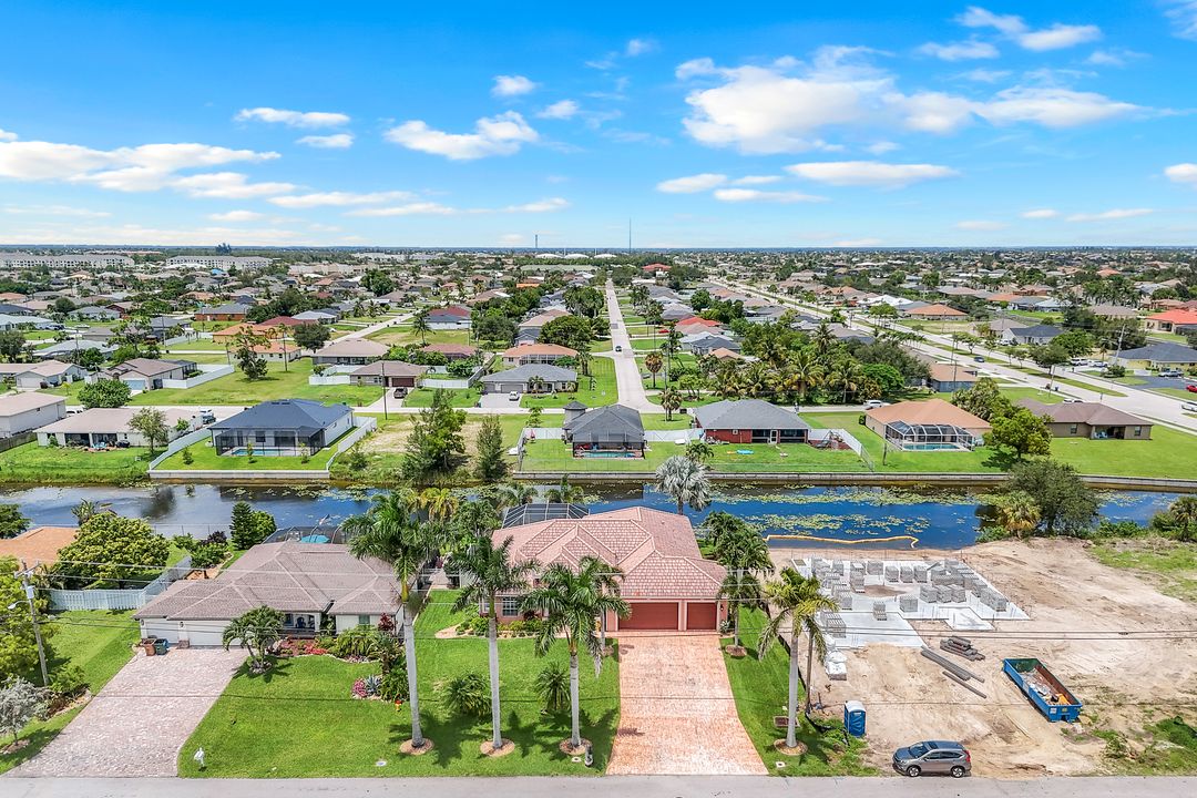 3214 SW 11th Pl, Cape Coral, FL 33914