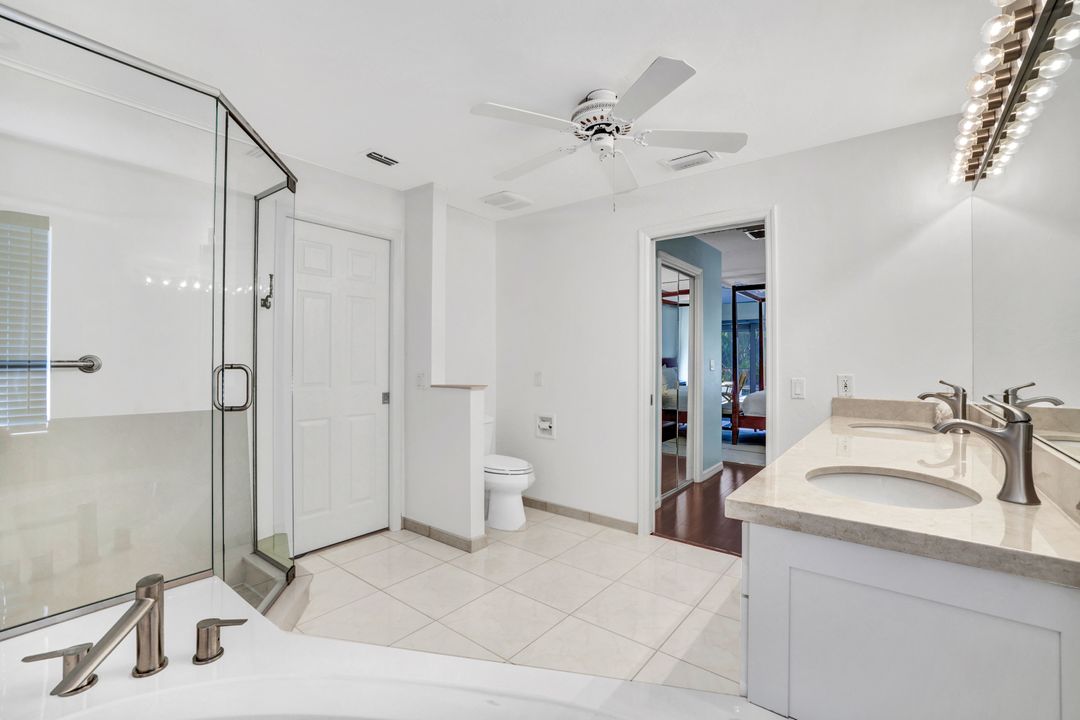 10341 Regent Cir, Naples, FL 34109