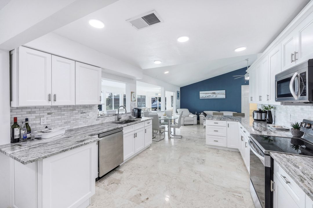 398 Wales Ct, Marco Island, FL 34145