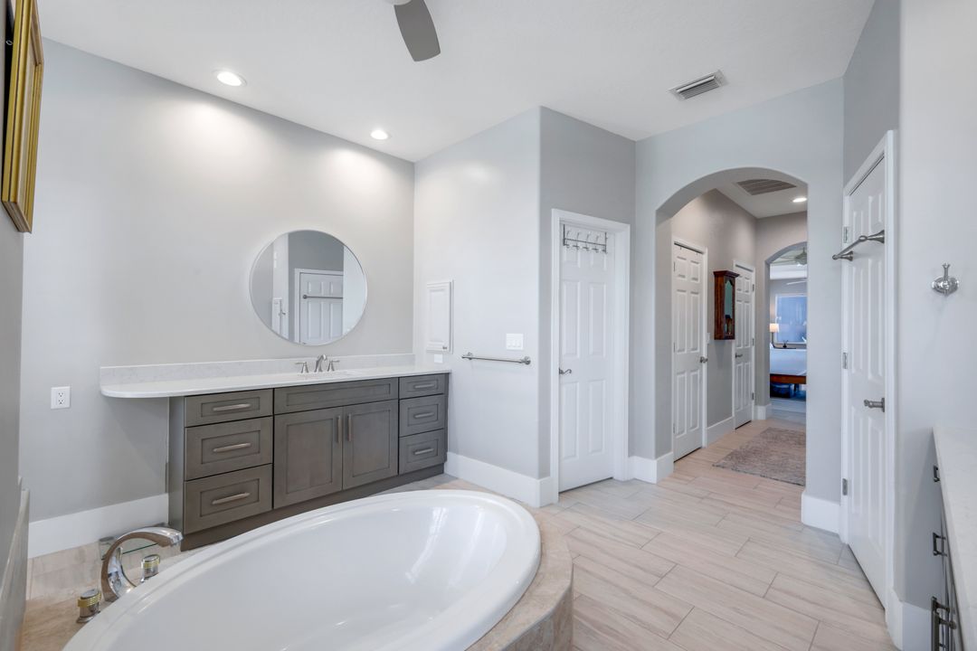 5606 Merlyn Ln, Cape Coral, FL 33914