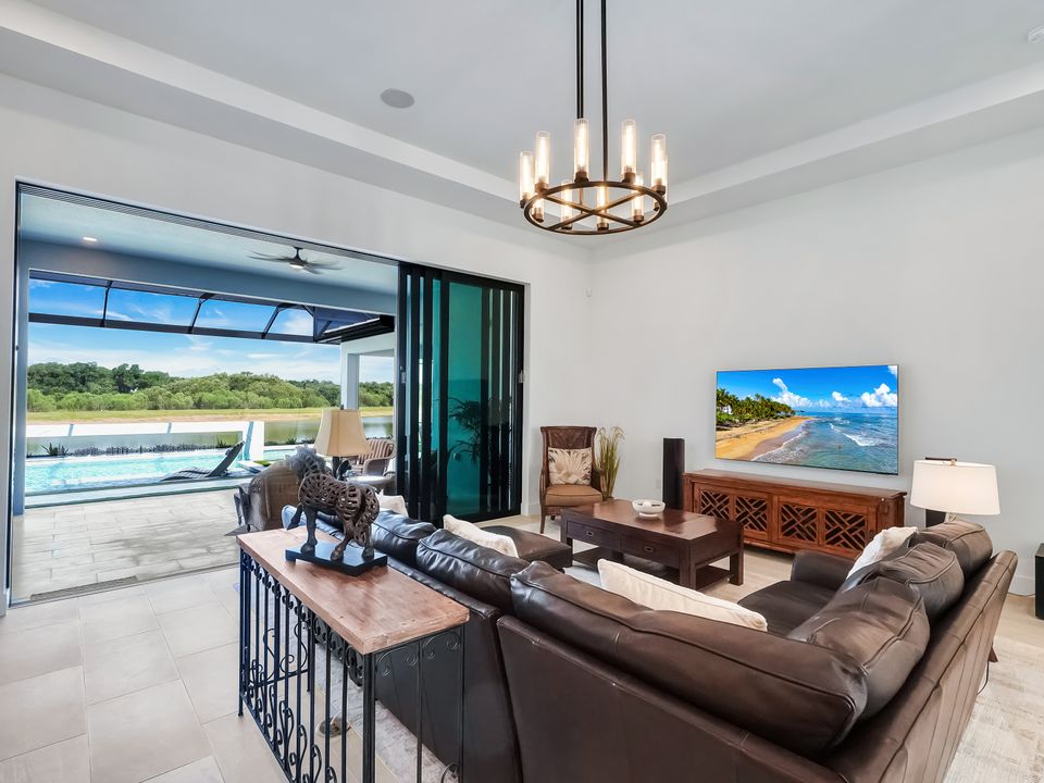 2428 Waterfront Cir, Sarasota, FL 34240