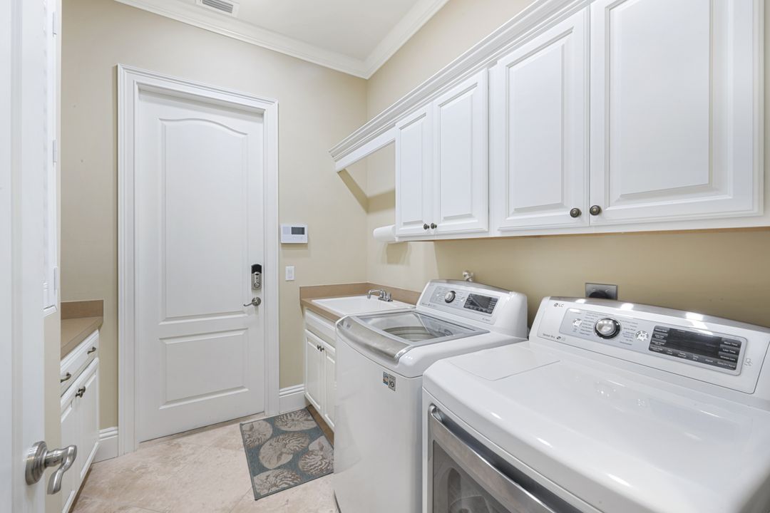 3848 Mahogany Bend Dr, Naples, FL 34114
