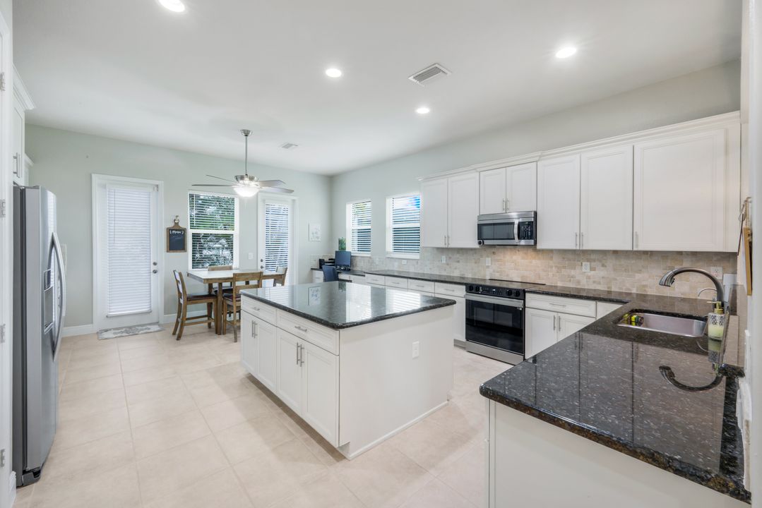 1776 Birdie Dr, Naples, FL 34120