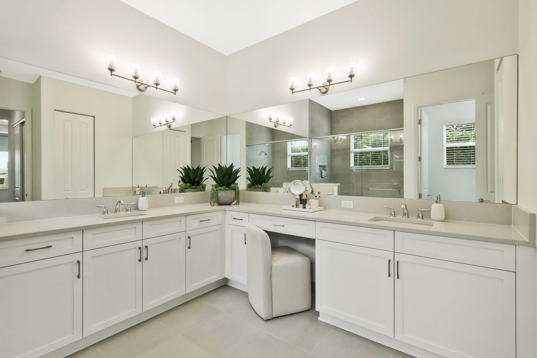 11805 Drake Ln, Naples, FL 34120