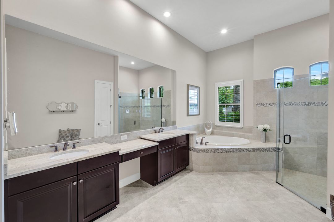 8675 Amour Ct, Naples, FL 34119
