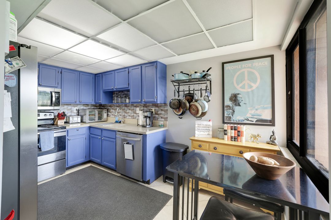 1542 Mainsail Dr #52D-4, Naples, FL 34114