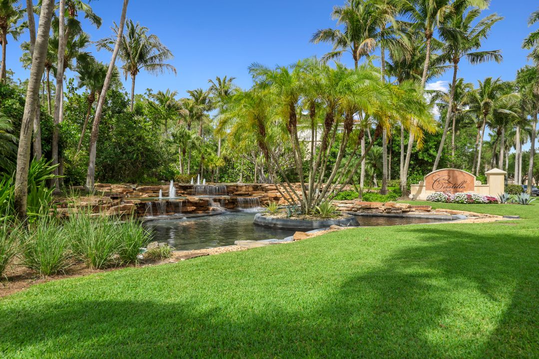 2809 Tiburon Blvd E #101, Naples, FL 34109