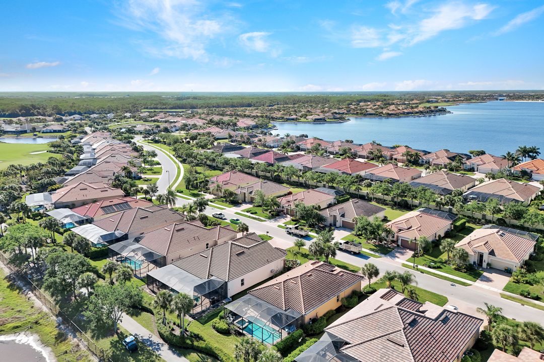 9311 Fieldstone Ln, Naples, FL 34120