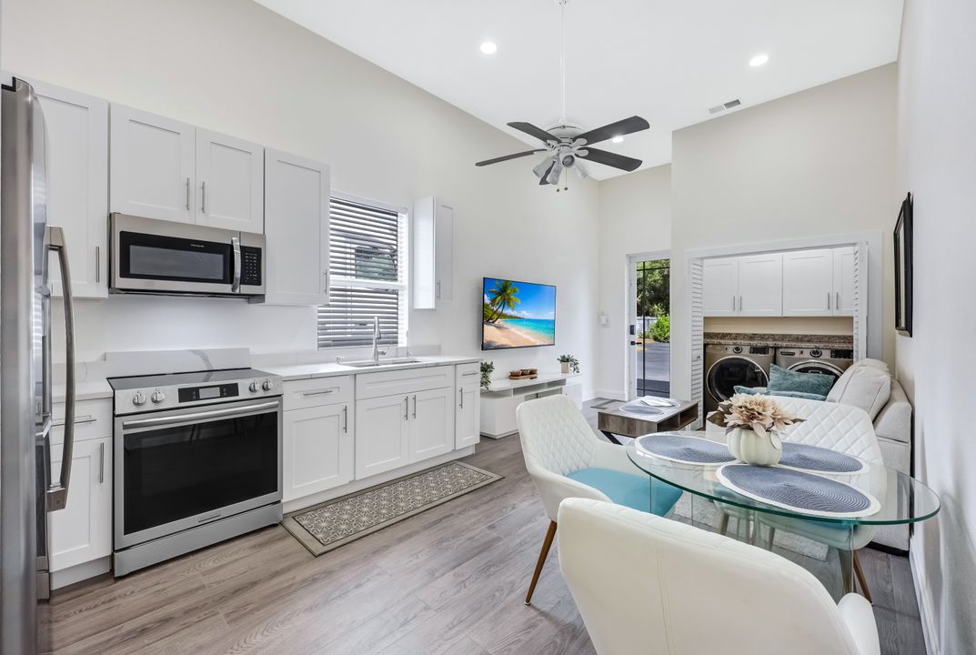 2061 Santa Barbara Blvd, Naples, FL 34116
