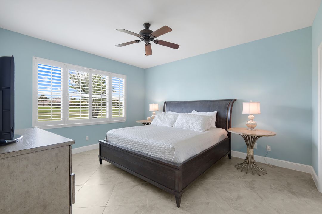 5945 Sand Wedge Ln #1003, Naples, FL 34110