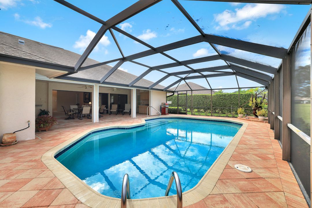 2007 Duke Dr, Naples, FL 34110