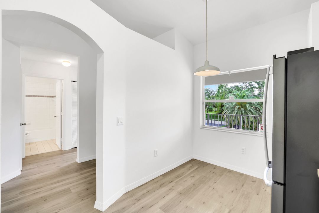 6635 Huntington Lakes Cir #202, Naples, FL 34119