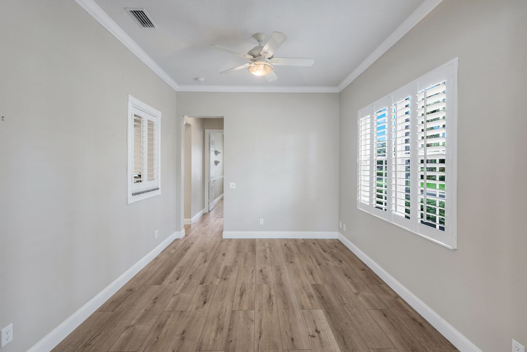 4362 Queen Elizabeth Way, Naples, FL 34119