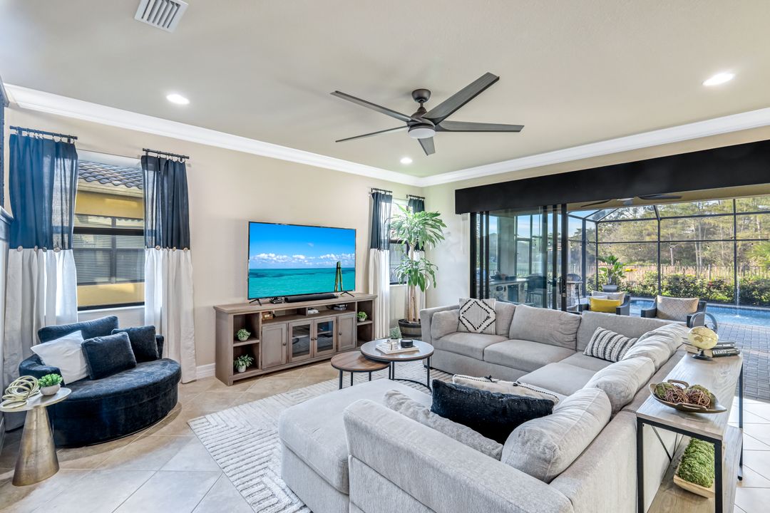 11732 Meadowrun Cir, Fort Myers, FL 33913