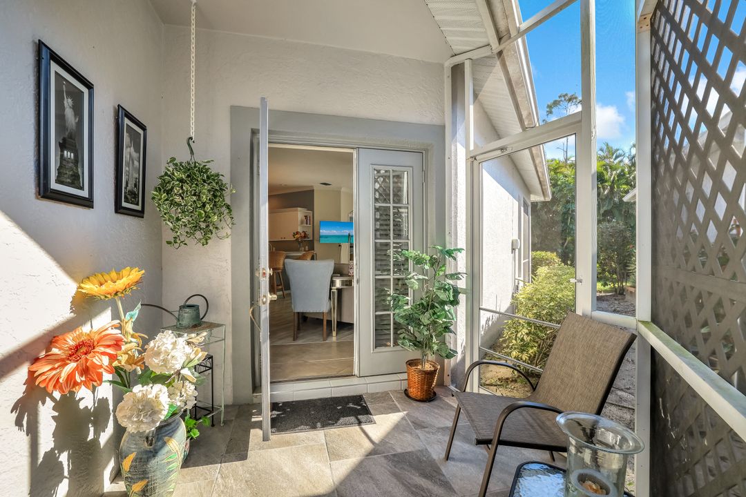 795 Crossfield Cir, Naples, FL 34104