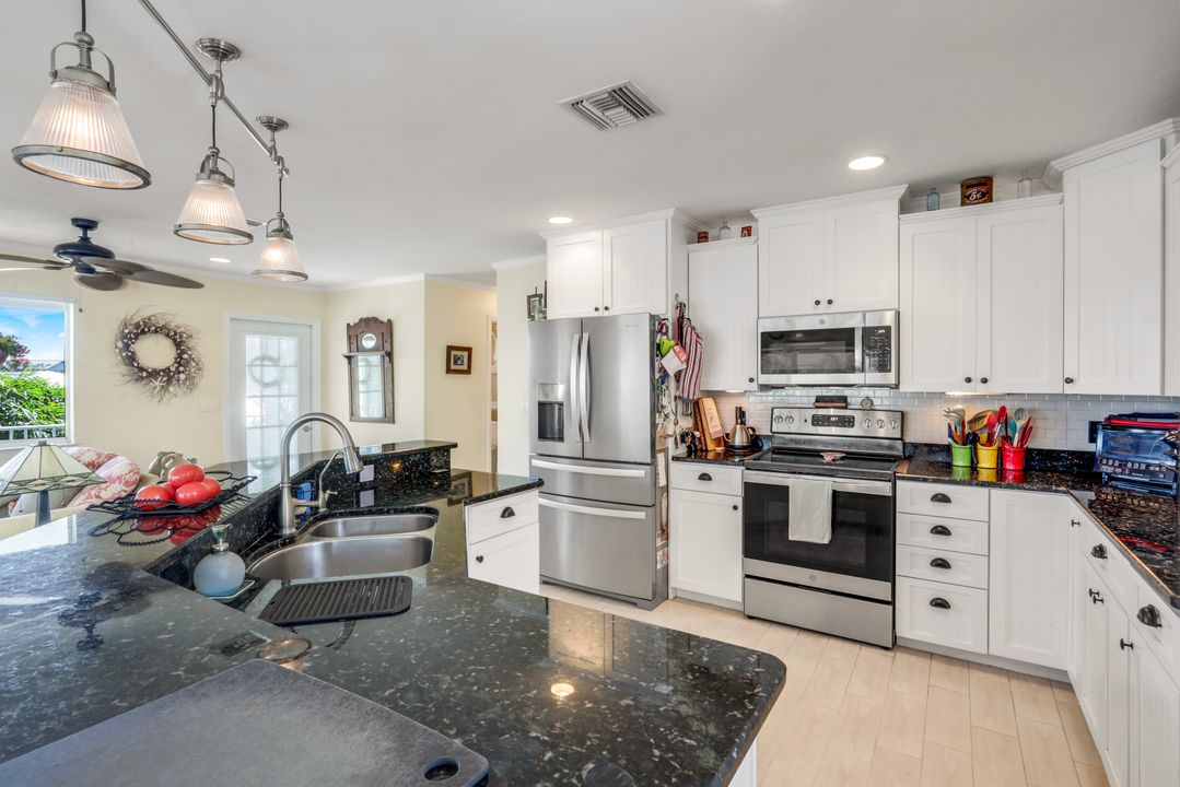 3232 Stabile Rd, Saint James City, FL 33956