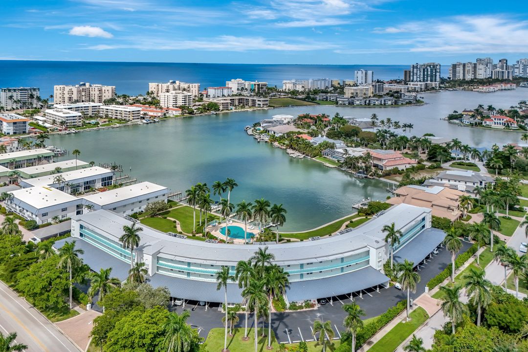 383 Harbour Dr #304, Naples, FL 34103