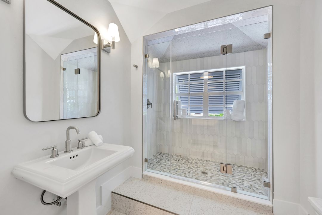 1500 Pelican Ave, Naples, FL 34102