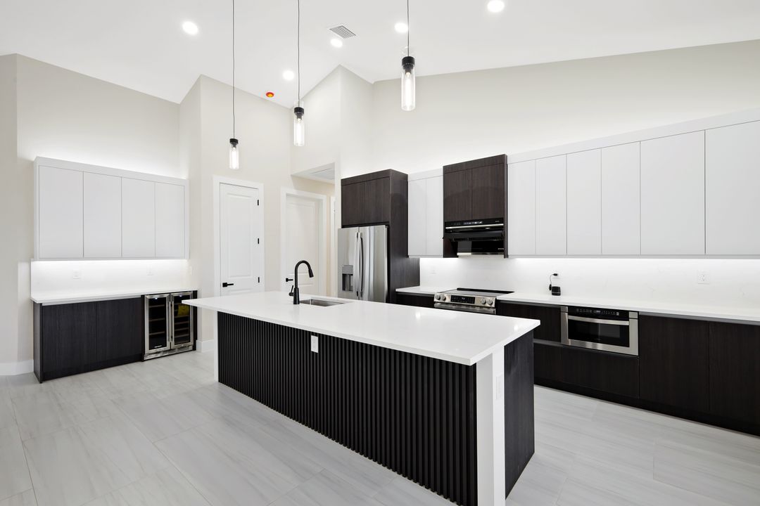 819 SW 16th Terrace, Cape Coral, FL 33991