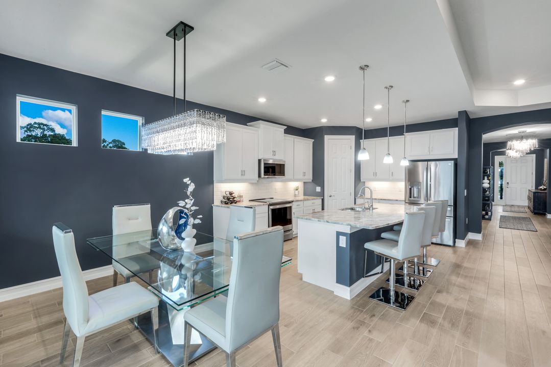 950 Stonewater Lk Ter, Cape Coral, FL 33993