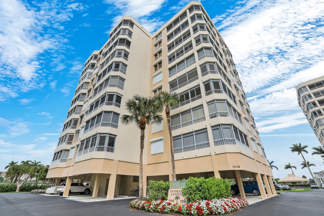 11118 Gulf Shore Dr #A401, Naples, FL 34108