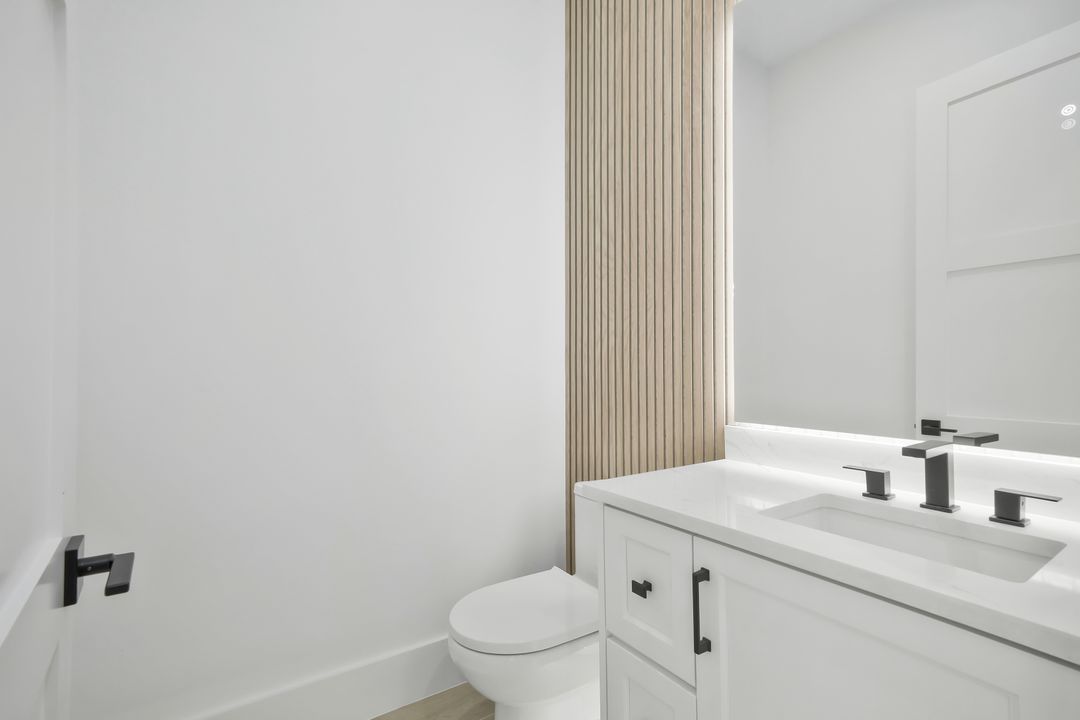 264 13th St NW, Naples, FL 34120