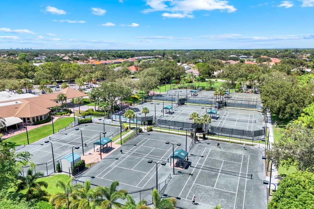 11201 Phoenix Way, Naples, FL 34119